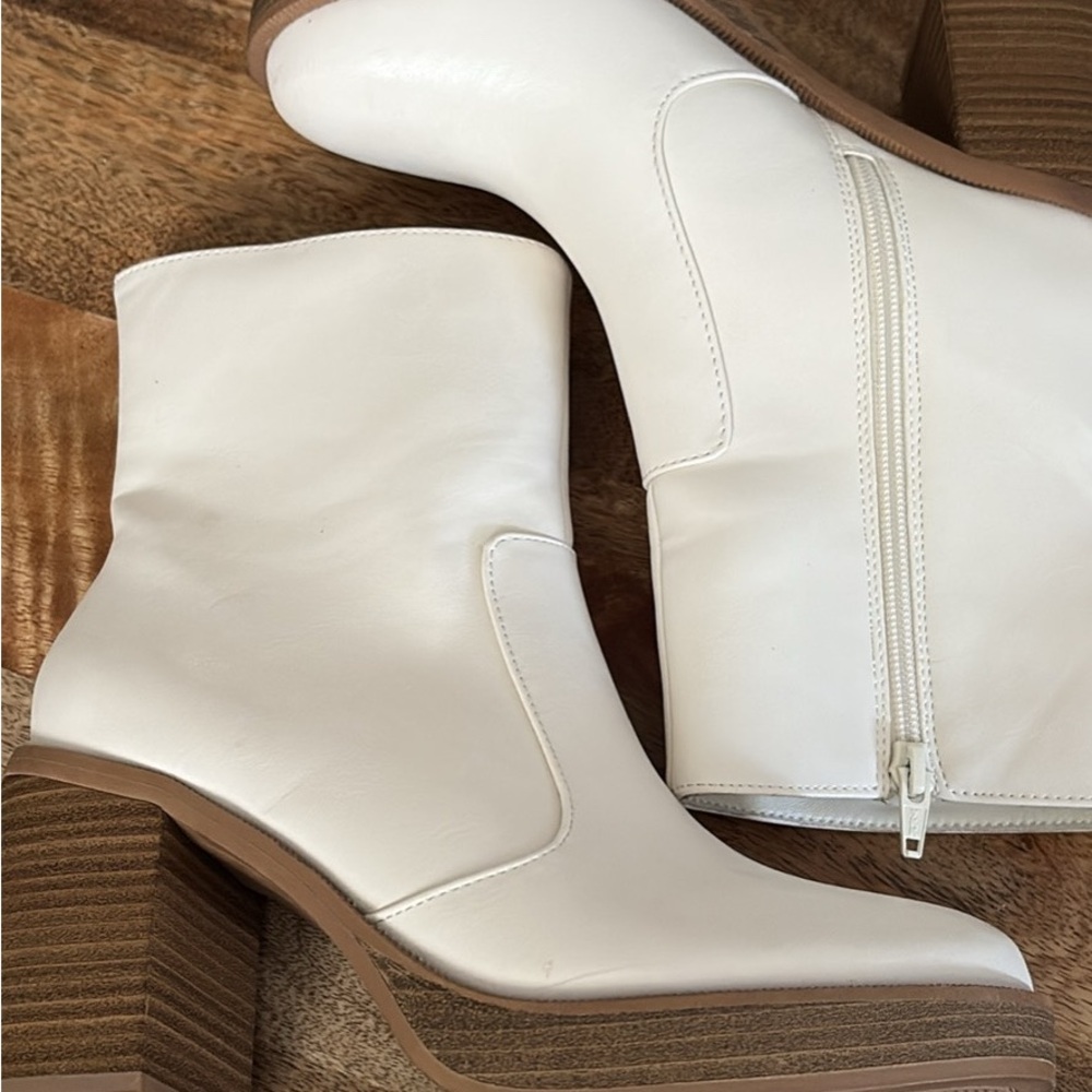Universal Thread Cream Ankle Boots